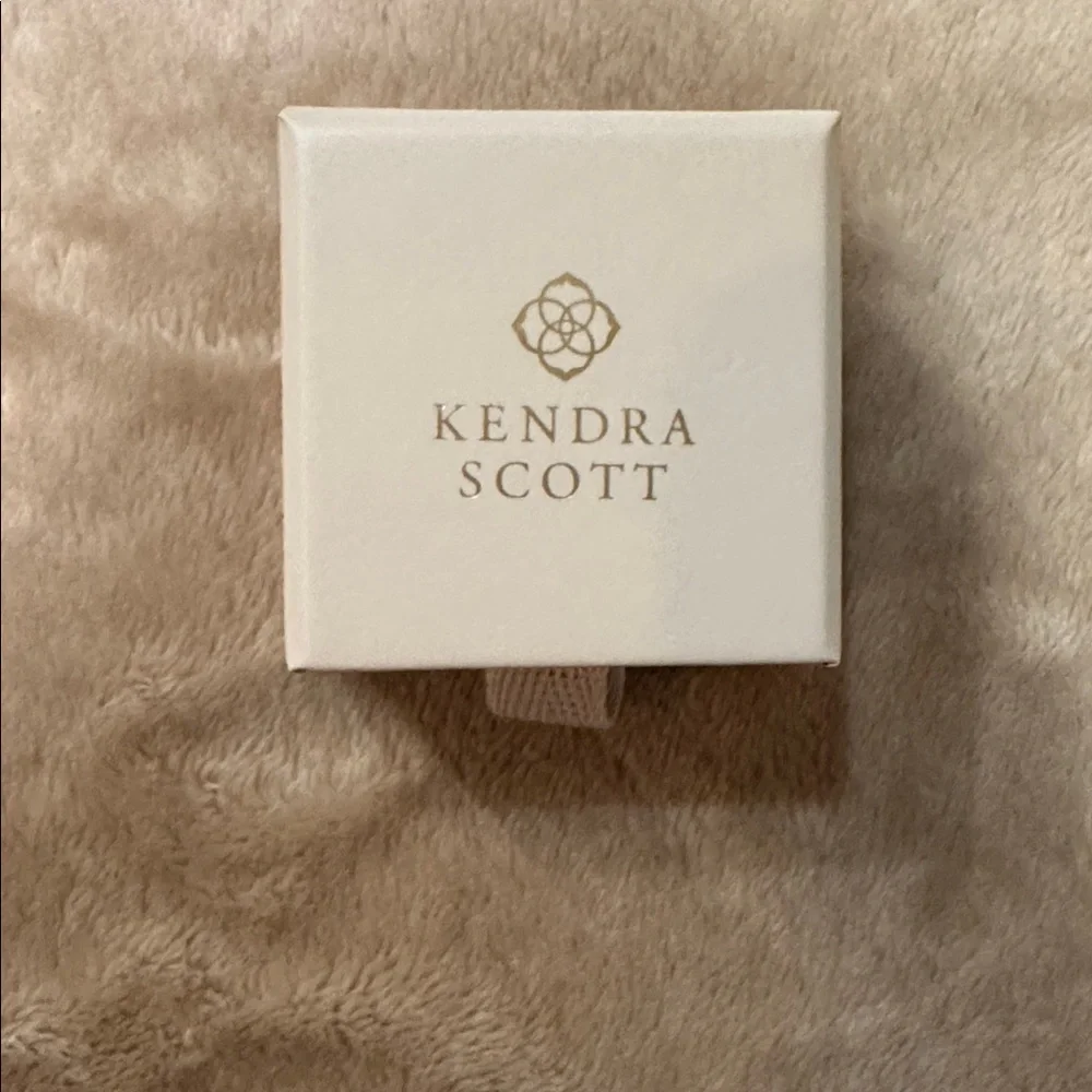Kendra Scott Juliette Gold Band Ring in White CZ Size 6 - Picture 5 of 5